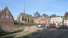 838355 Gezicht op het bouwterrein achter het pand Maliesingel 77 (het voormalige St. Hieronymusgasthuis) te Utrecht, ...